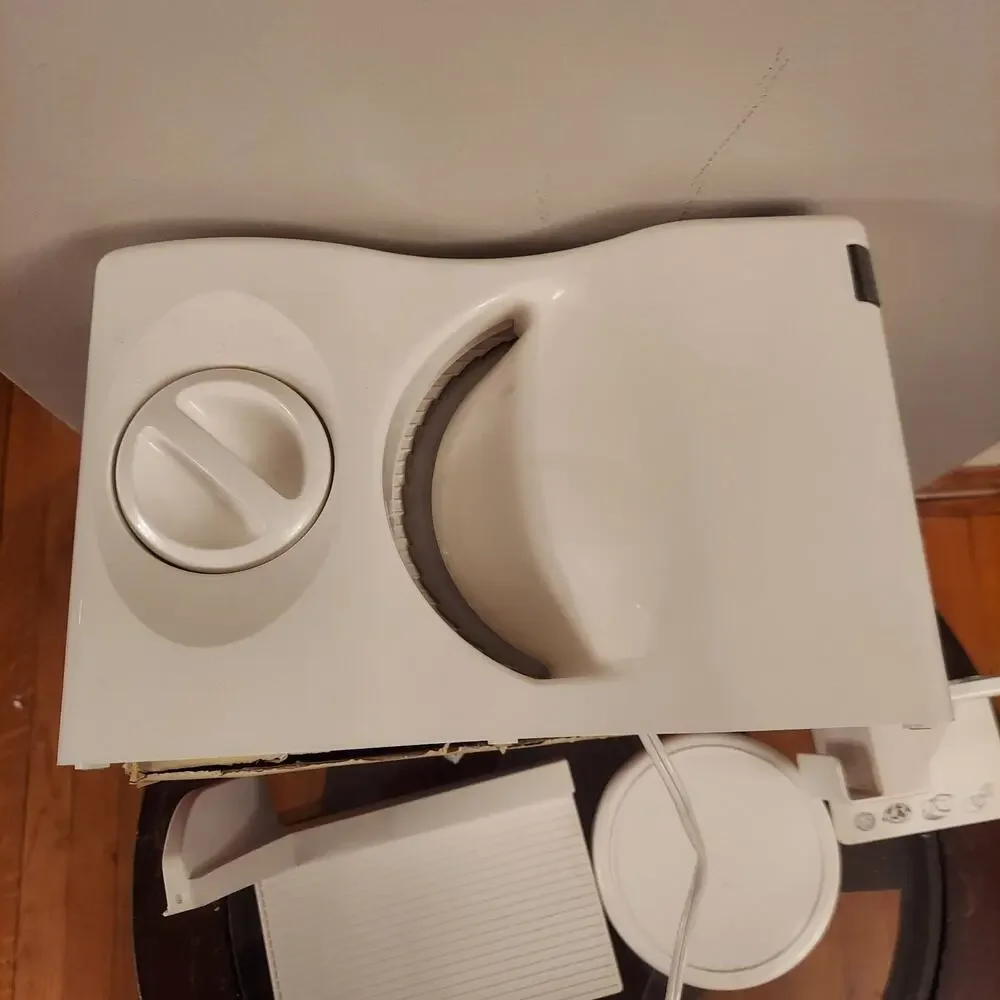 Toastmaster Electric Food Slicer Model 6121